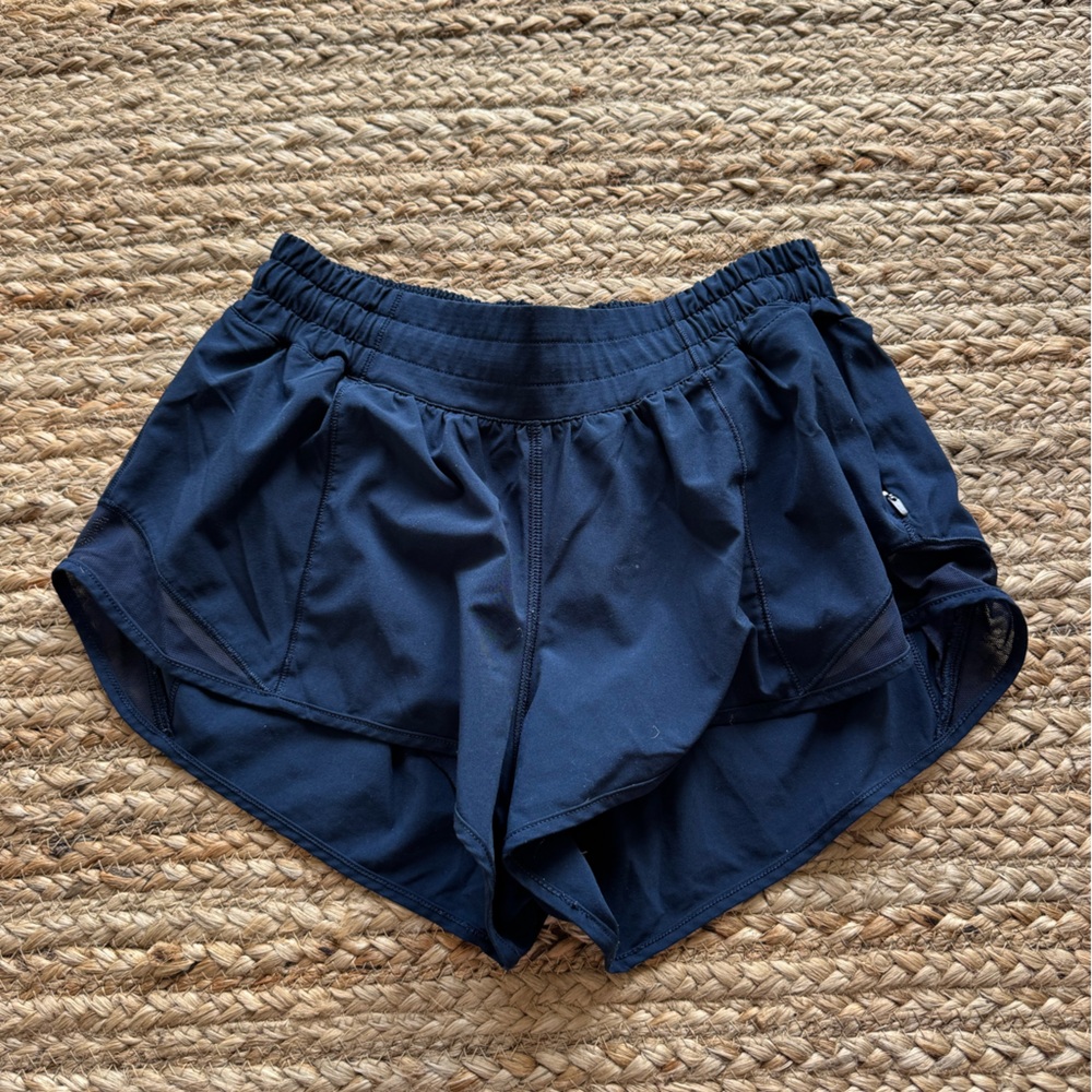 Lulu Lemon Hotty Hot Shorts 2.5in